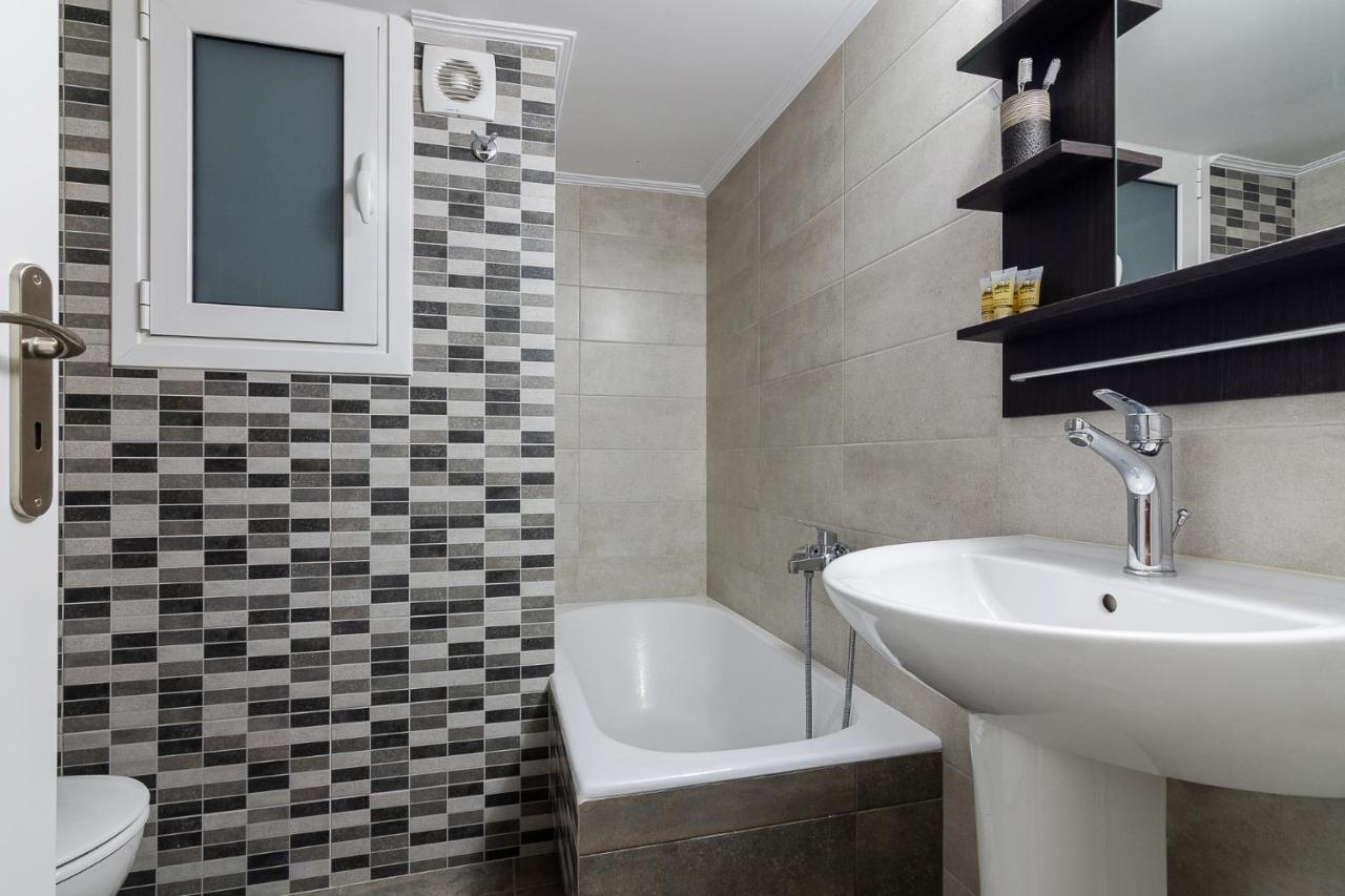 Apartment Bright And Spacious 2-bedrooms In *